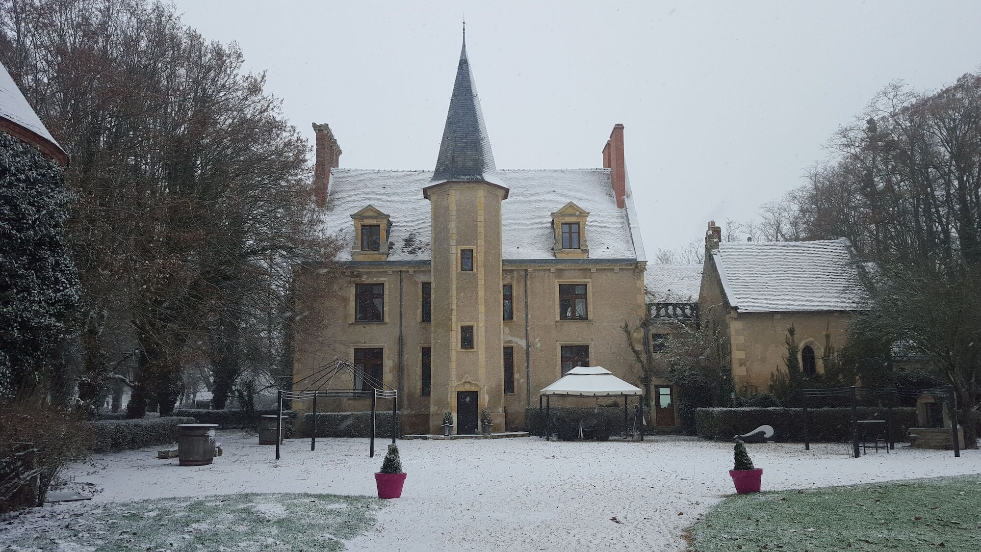 Chateau - Hotel Le Sallay マニ・クール エクステリア 写真